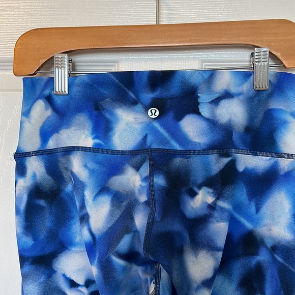 Lululemon legging - Picture 3 of 4